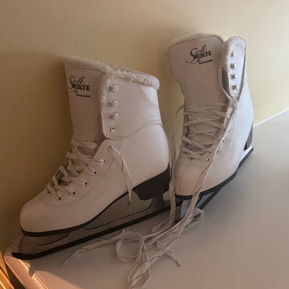 JACKSON Soft Skate White Women's Figure Skates